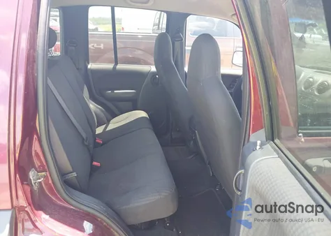 2002 Jeep Liberty Sport из США, поврежденный, VIN 1J4GL48K72W116390